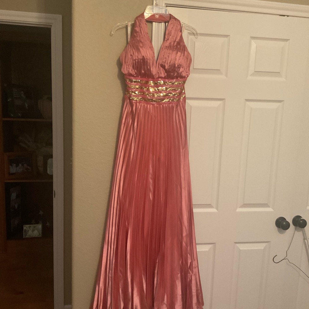 Elegant Pink Halter Maxi Dress